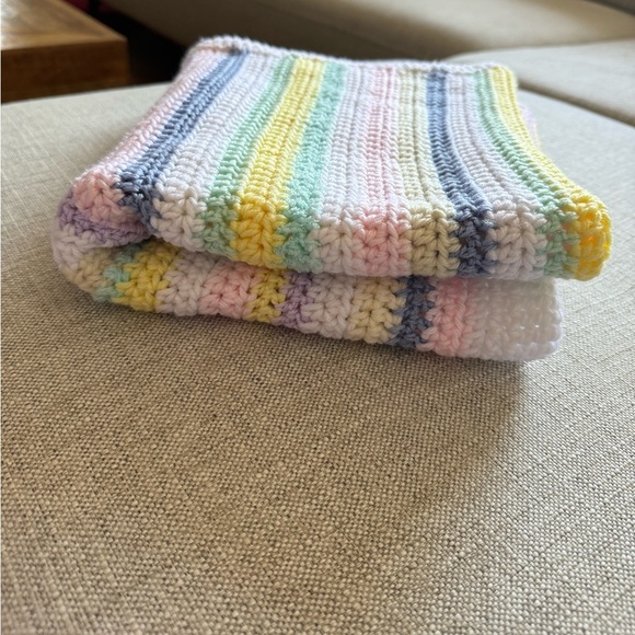 Knitted baby’s blanket - Picture 1 of 5